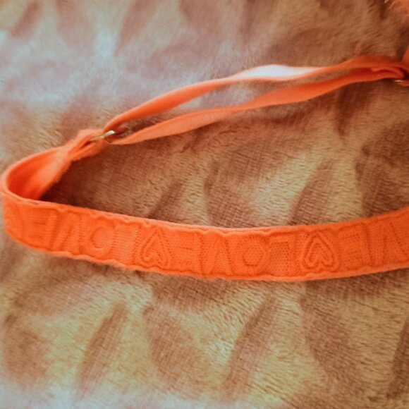 Victoria secret bra size 32DD - Picture 2 of 3